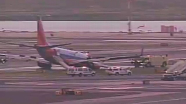 Southwest Airlines Flight 347 Has Gear-Up Landing | Video - ABC News