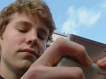 VIDEO: A boy texting