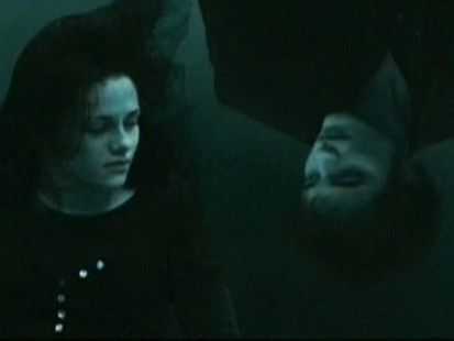 VIDEO: Review of The Twlight Saga: New Moon