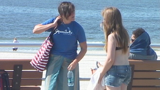 VIDEO: What would you do if you saw a mother criticizing her teens weight in public?