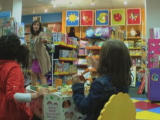Mom on a Date, Leaves Kids at Store