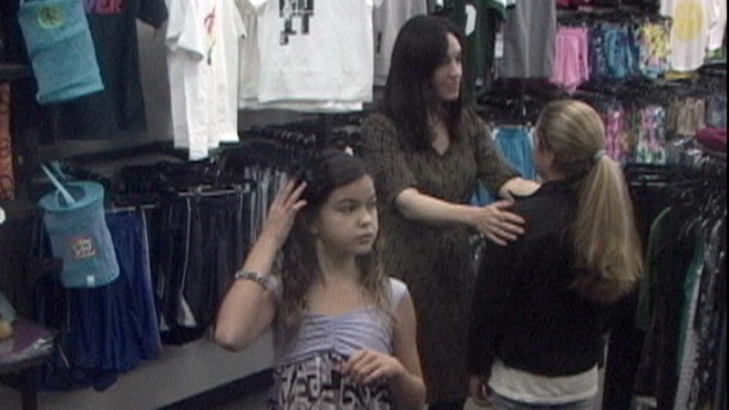 VIDEO: In WWYD scenario, a mother favors one daughter over the other.
