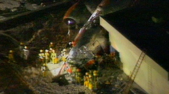Feb. 1, 1991: Airline Crash at L.A. Airport Video - ABC News