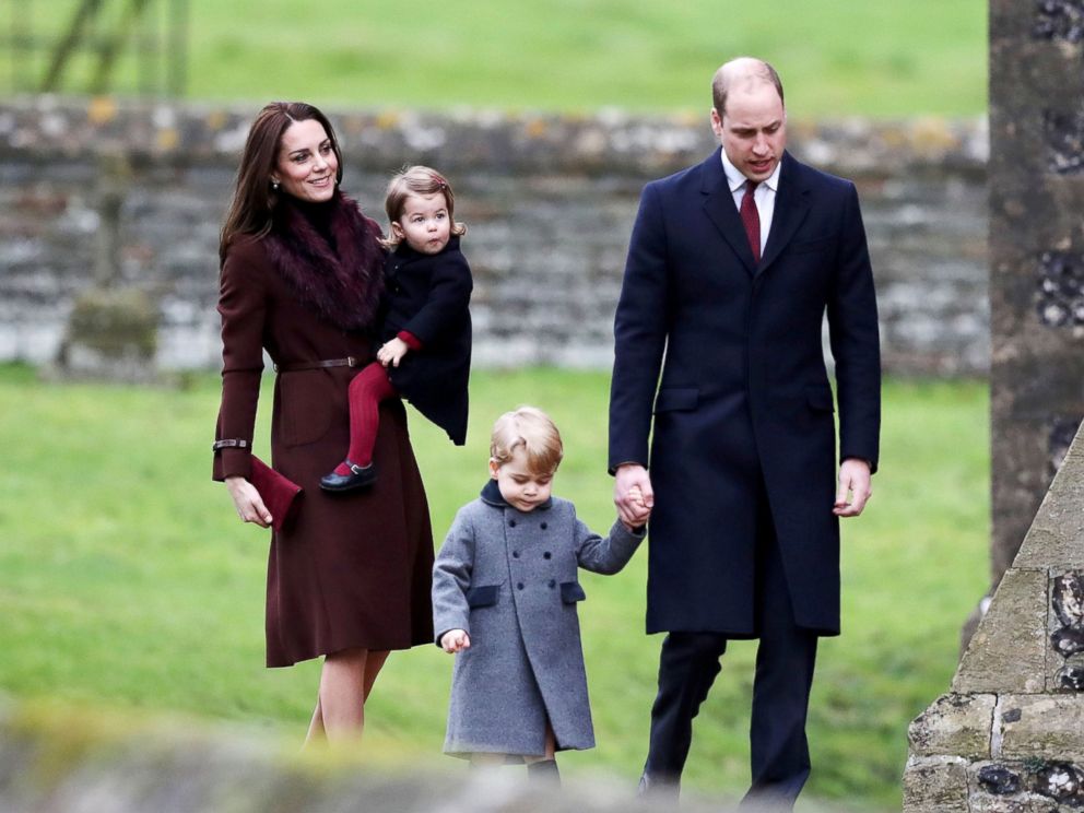  PHOTOGRAPHY: Britains Prince William and Kate, the Duchess of Cambridge with her children, Prince George and Princess Charlotte arrive to attend the Christmas Day service at St. Mark's Church in Englefield, England. December 25, 2016. 