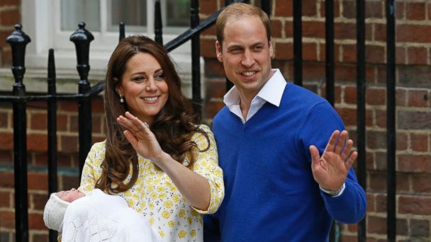 William and Kate Debut Baby Girl Outside Lindo Wing