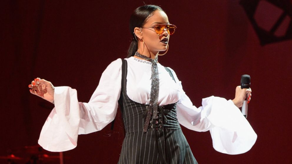 Rihanna: Through the Years Photos - ABC News