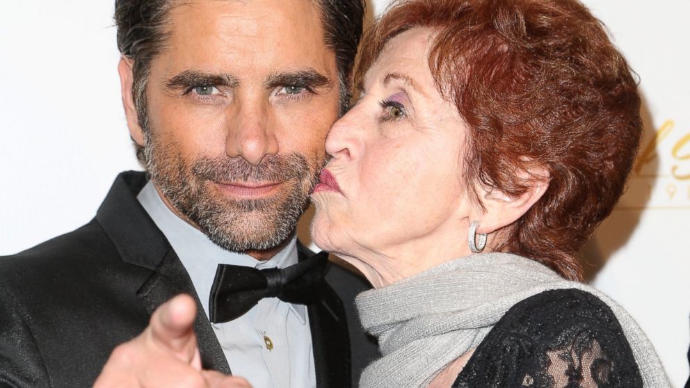 John Stamos 'Brokenhearted' Over Mother Loretta Stamos' Death - ABC News