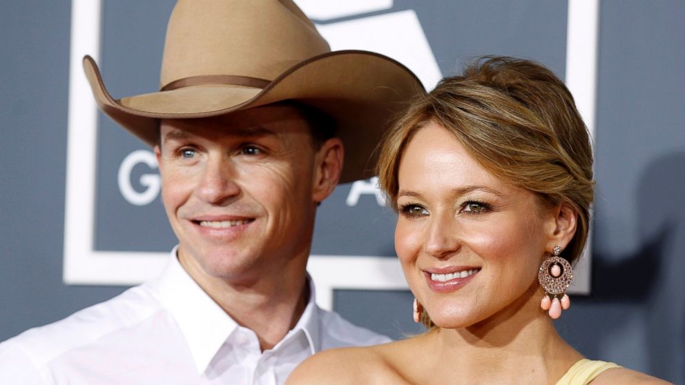 Singer Jewel and Husband Ty Murray Divorcing - ABC News