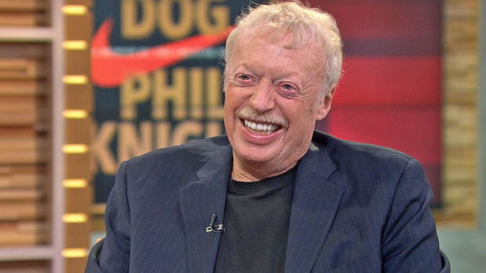 Which Air Max is Phil Knight wearing in this video for Shoe Dog? : Nike