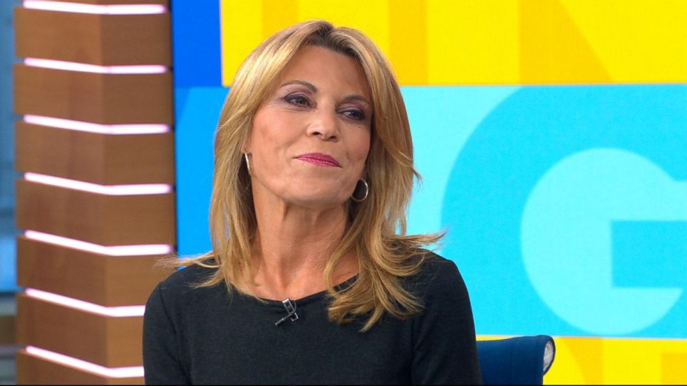 'Wheel of Fortune' host Vanna White celebrates the hit show's 35 years ...