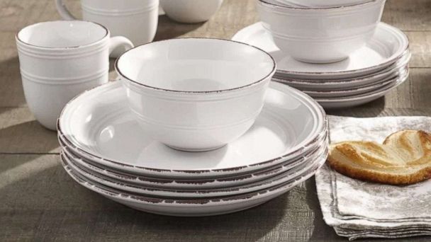 Andover Mills White Annabelle 16 Piece Dinnerware Set, Service For 4