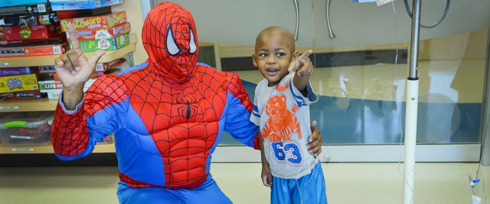 Spiderman Swings Into Action at Dallas Children’s Hospital - ABC News