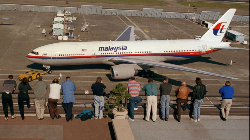 PHOTO: A Boeing 777-200IGW, like the one pictured, has gone missing while inflight from Kuala Lumpur to Beijing, March 7, 2014.