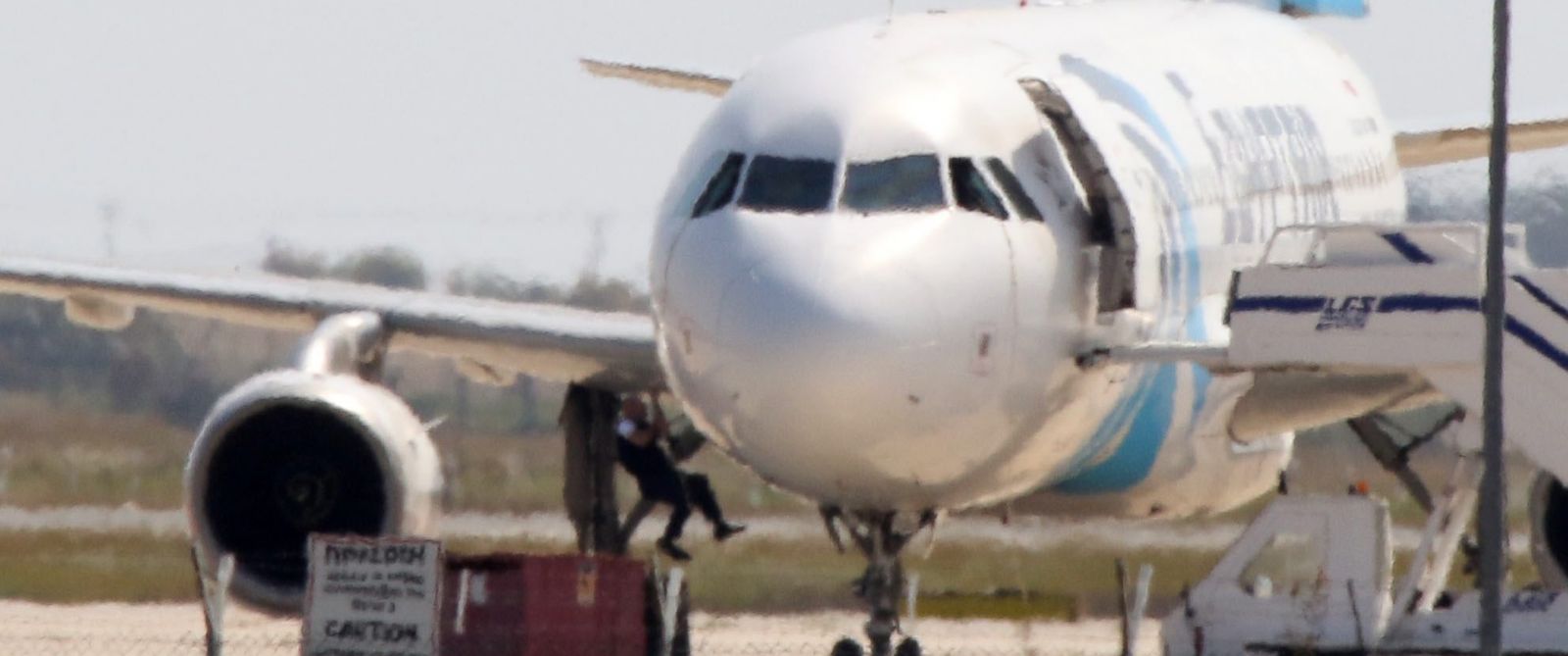 See the Harrowing Escape From the Cockpit of Hijacked EgyptAir Flight ...