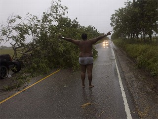 https://a.abcnews.com/images/International/ap_tropical_storm_080816_mn.jpg