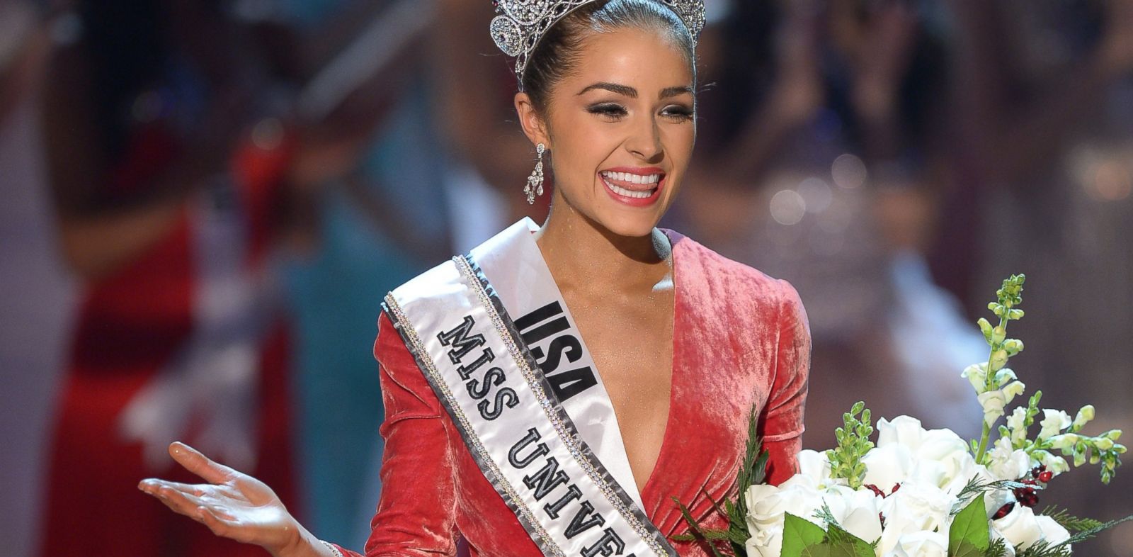 gty_miss_universe_Olivia_Culpo_thg_13101