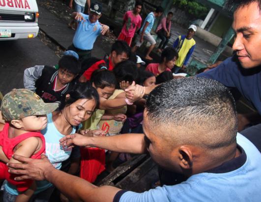 gty_typhoon_philippines_08_131107_ssh.jpg