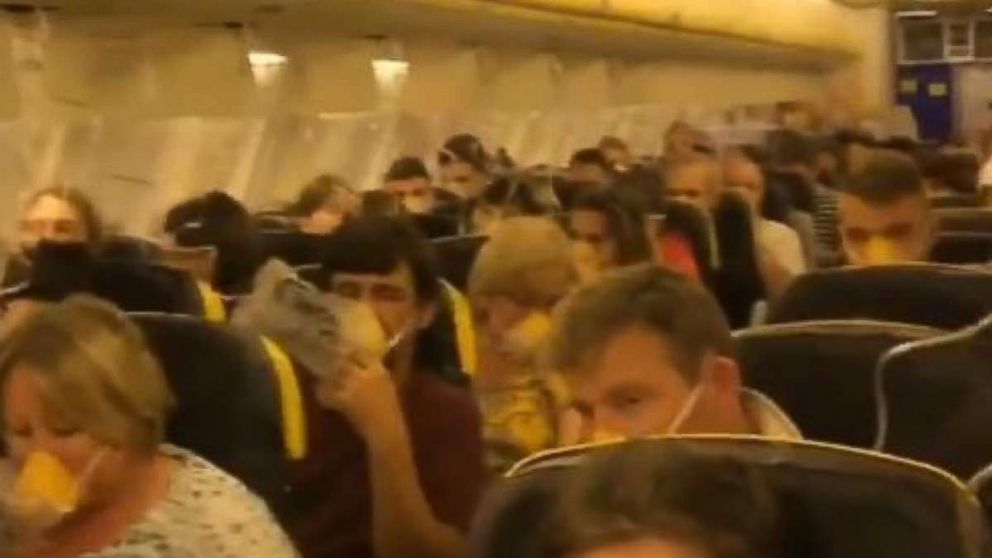 33 Passengers Hospitalized After Ryanair Flight Depressurizes Abc13 8569