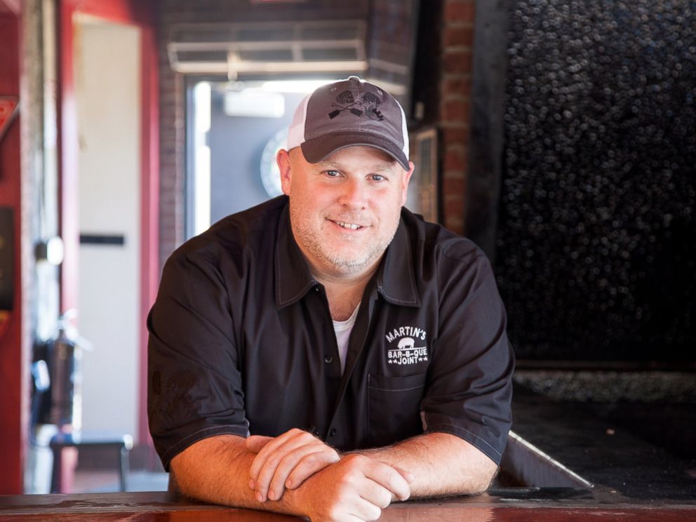 Pitmaster Tips on How to Go Whole Hog and Barbecue an Entire Pig at ...