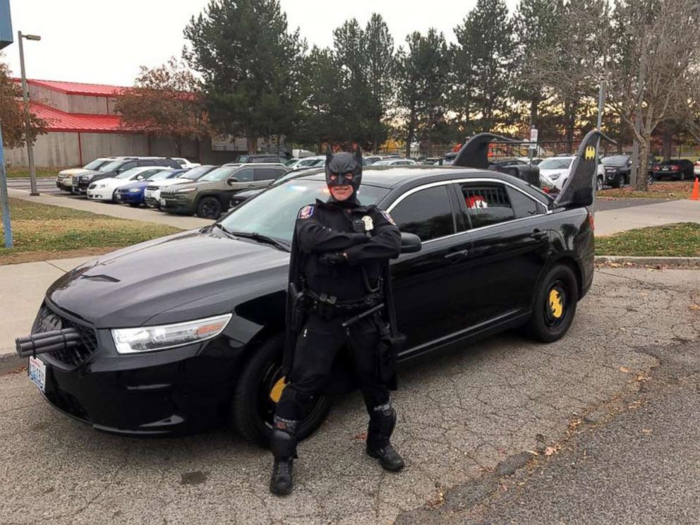 Batman cop surprises elementary school students with tricked-out ...