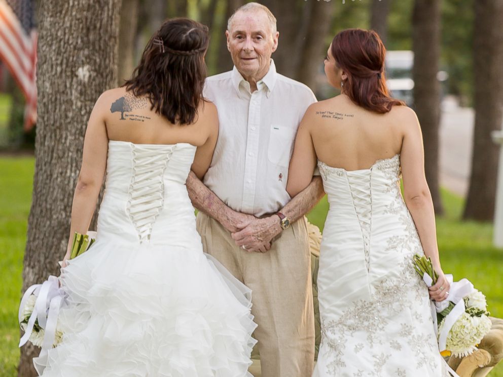 PHOTO: Twin sisters Sarah and Becca Duncan took wedding photos with their ailing dad Scott long before theyre set to walk down the aisle.