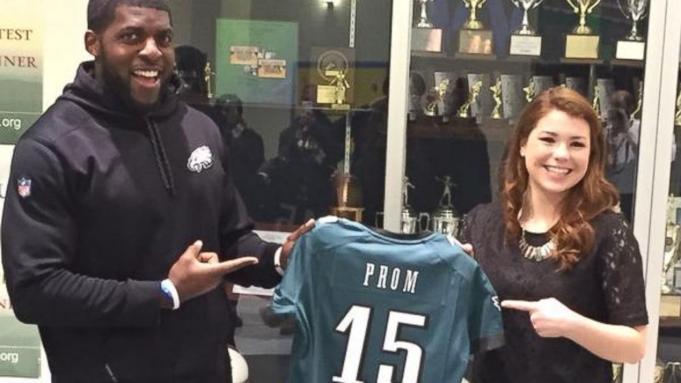 Philadelphia Eagles Linebacker Challenges Teen to 10K Retweets in ...