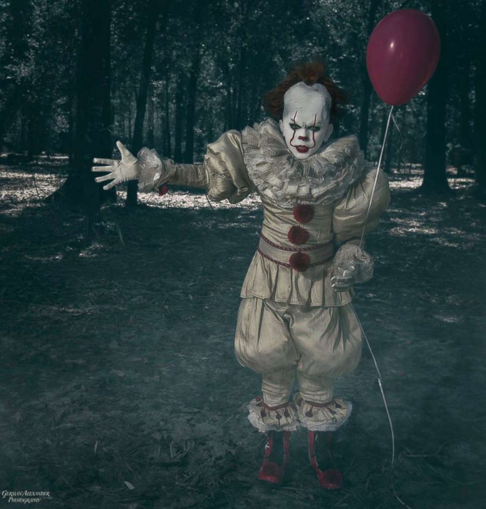 10-year-old poses as Pennywise in incredibly creepy photos for ...