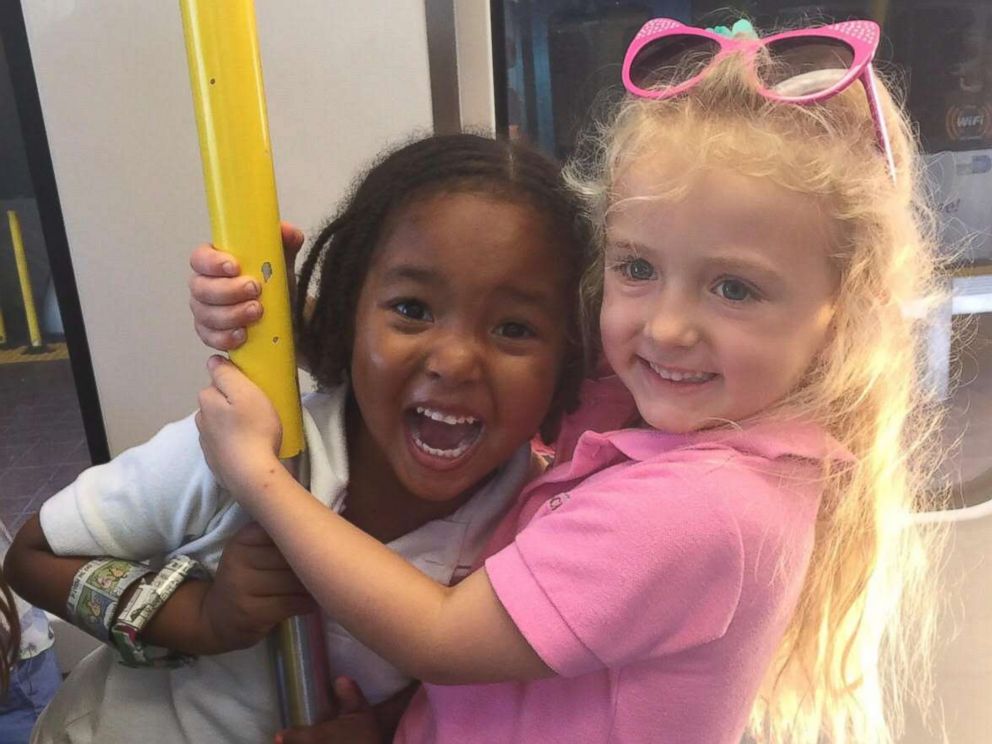 PHOTO: Good luck trying to tell these 4-year-old best friends, Zuri Copeland and Jia Sarnicola, they arent twins.