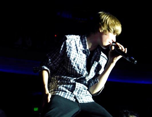 abc_justin_bieber_dsc_0796_100317_ssh.jpg