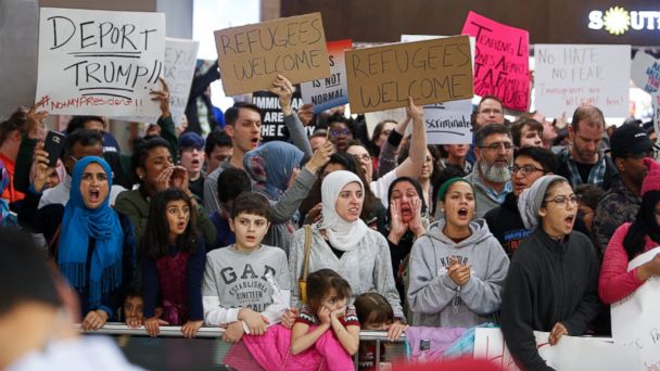 US Judge Grants Stay on Deportations Under Trump Immigration Order, but Overall Ban Remains