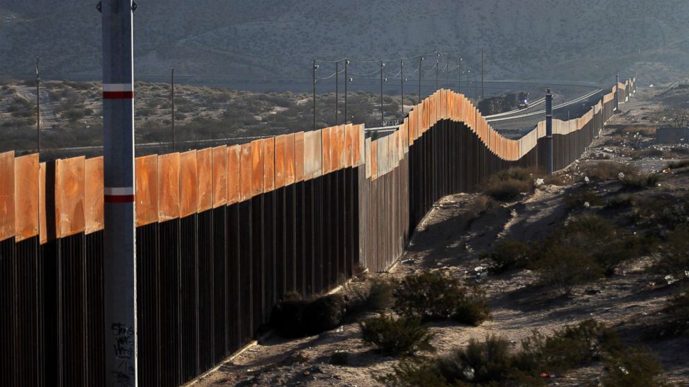 'I say pay it' to get deal for 'Dreamers': Democrat says of Trump's border wall