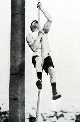 gty_rope_climbing_olympics_1900_ss_thg_1
