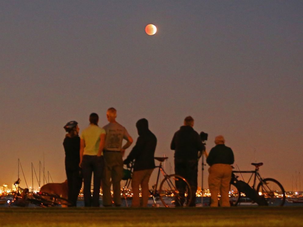 Blood Moon Rising: Best Time to Catch the Total Lunar Eclipse - ABC News