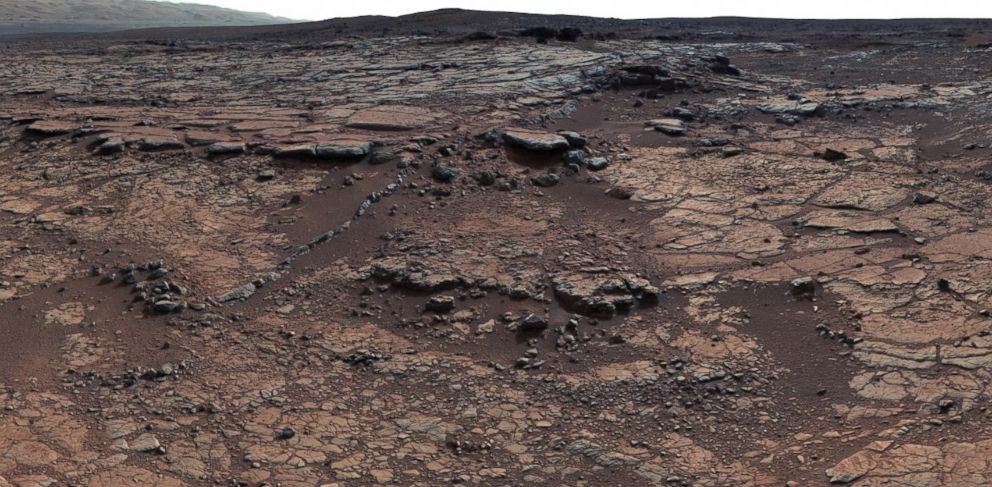 Curiosity Sniffing the Ground on Hunt for Martian Organic Material ...