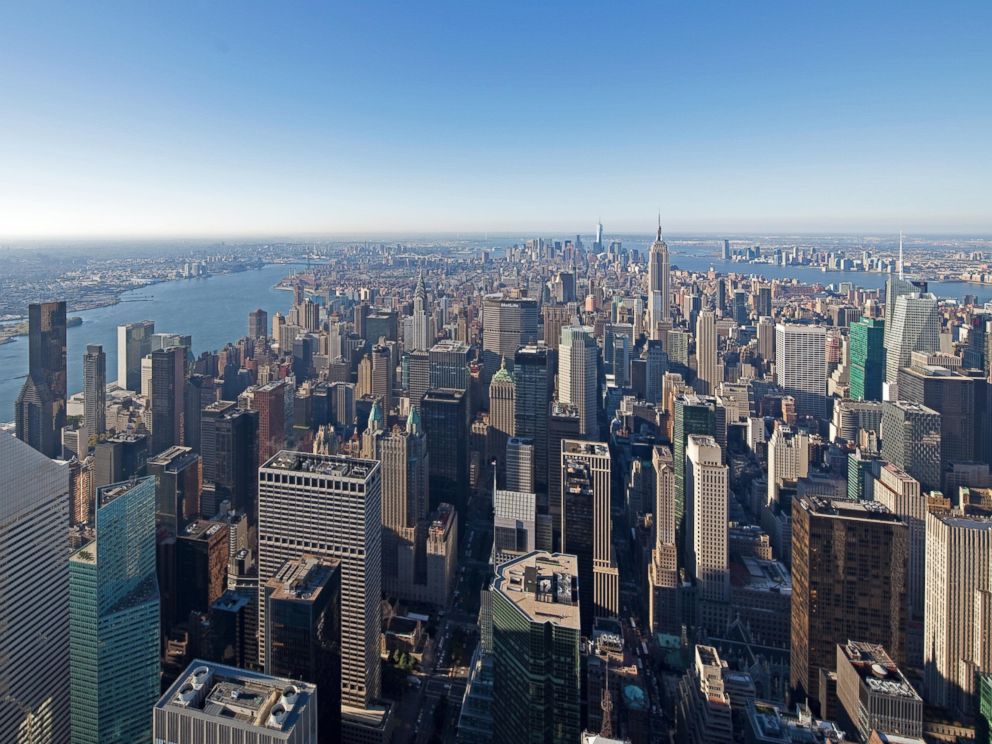 PHOTO: The southeastern view of Manhattan as seen from 432 Park Avenue.