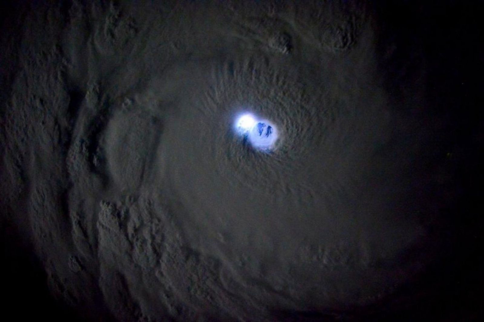 Lightning Illuminates Eye of Cyclone Bansi Picture | Breathtaking Views ...