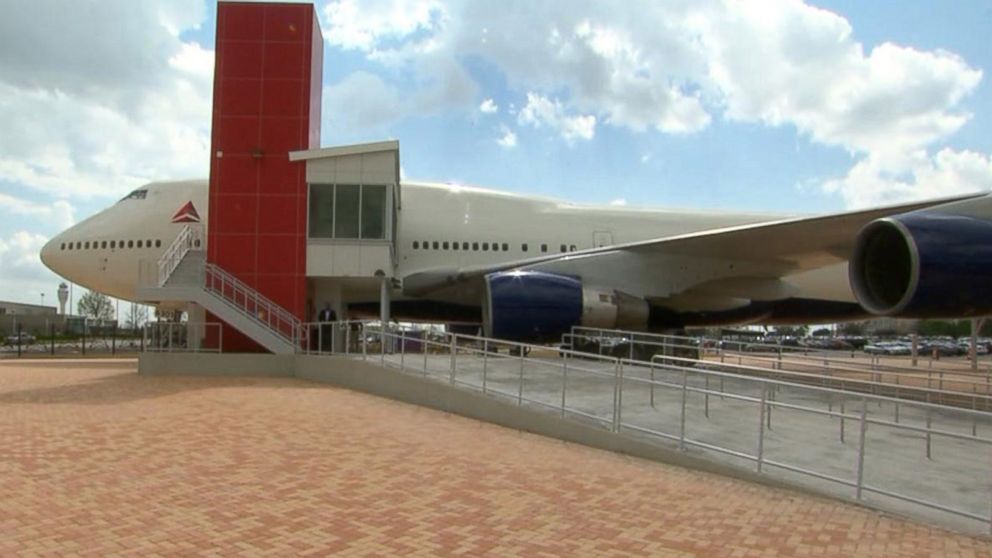 Tour a Boeing 747 at the Delta Flight Museum Video - ABC News