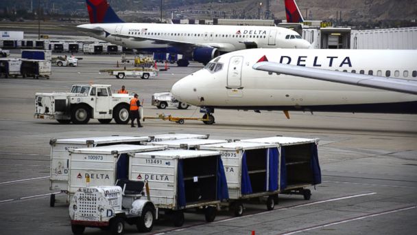 Delta passenger kicked off flight after bathroom emergency
