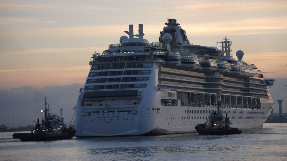 PHOTO: Royal Caribbeans "Serenade of the Seas" ship.