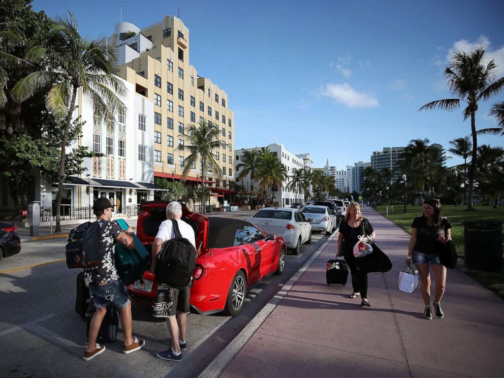 PHOTO: People pack up their car to evacuate as the city prepares for Hurricane Irma, Sept. 7, 2017 in Miami Beach, Florida.