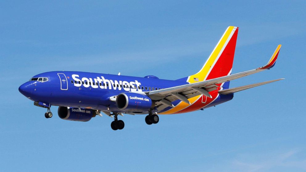 Cracked window forces Southwest flight diversion - ABC7 Los Angeles