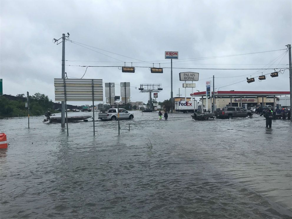 Boaters from around the country helping with water rescues in flood ...