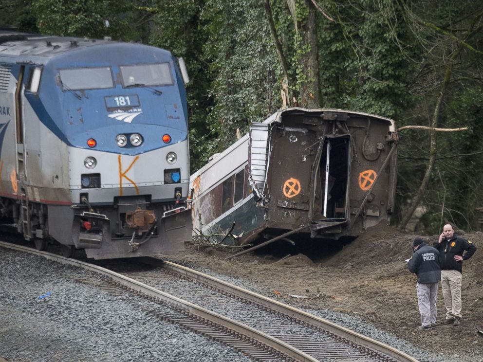 At least 3 dead after Amtrak train derails going 80 mph in 30-mph zone ...