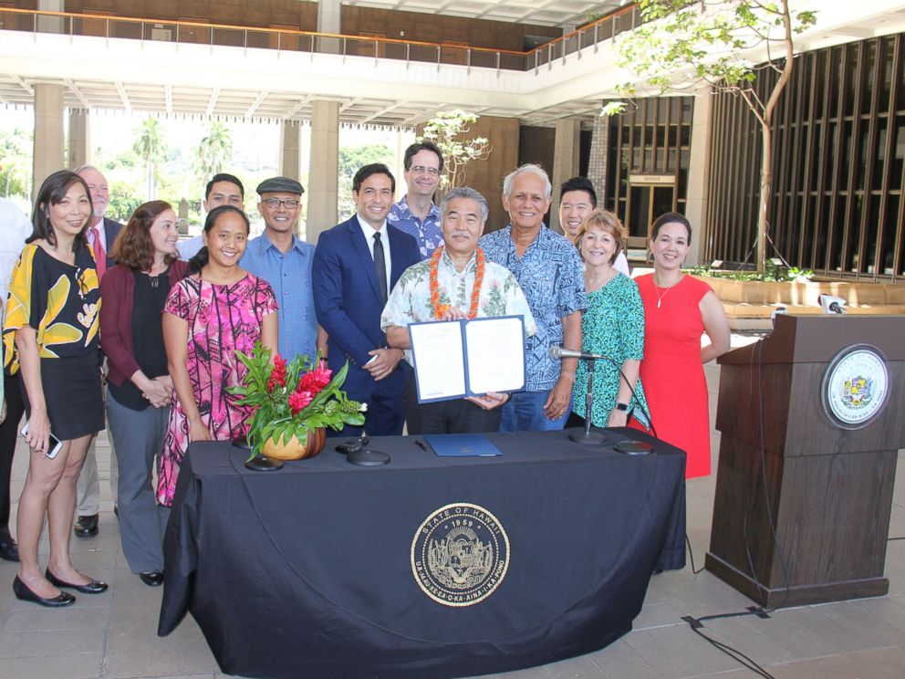 PHOTO: Hawaii became the first state Tuesday to enact a law that aligns with the Paris agreement.
