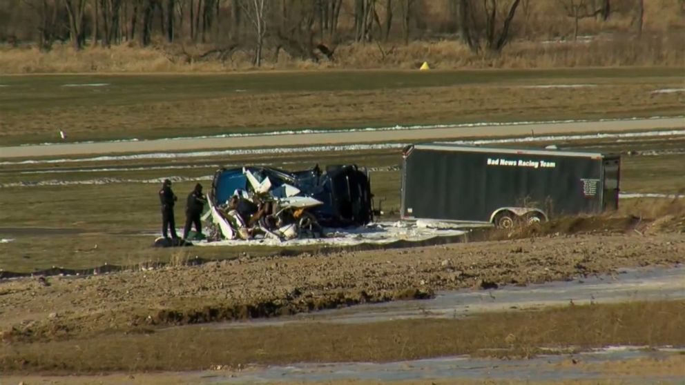 3 Survive Small Plane Crash In Wisconsin: Police - ABC7 Chicago