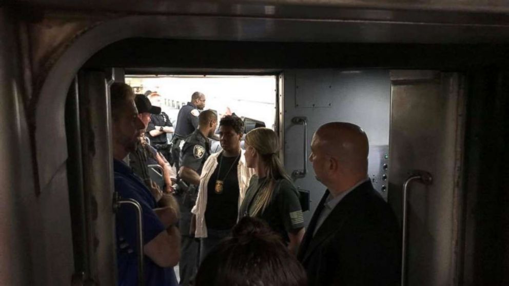 Nj Transit Service Resumes At Nyc S Penn Station After Derailment Abc7 Los Angeles