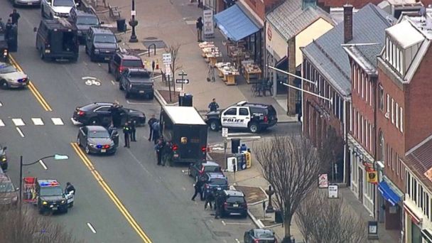 Gunman dead after standoff inside Panera near Princeton University: Officials